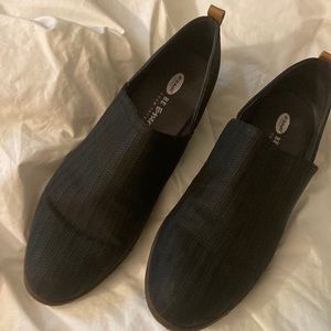 Dr Scholls black flats